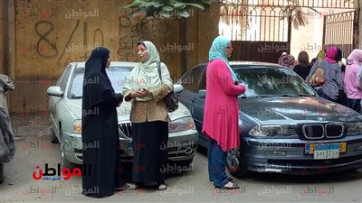 صور| امتحانات الثانوية العامة 2018.. الأهل في الانتظار والطلبة بين الجنة والنار