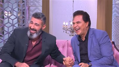 شاهد| ياسر جلال: محمد رياض ملاك ماشي على رجلين