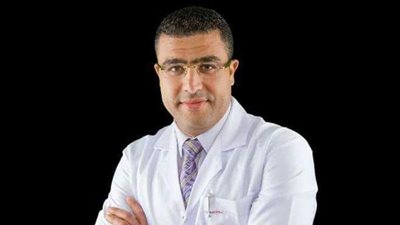 خليل: السمنة السبب الرئيسى لتأكل العمود الفقرى والإنزلاق الغضروفى 