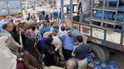 تحرير 13 محضر جنح لعدد من محطات الوقود والمستودعات ببني سويف