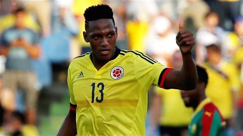 ياري مينا - لاعب