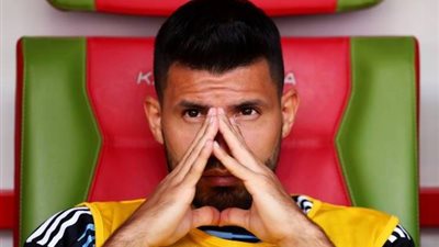 أجويرو: ميسي هو اللاعب الأكثر حزنًا داخل غرفة الملابس