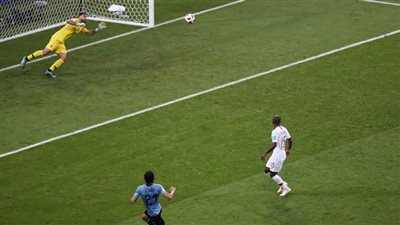 فيديو.. كافاني يسجل بكل الطرق في المونديال