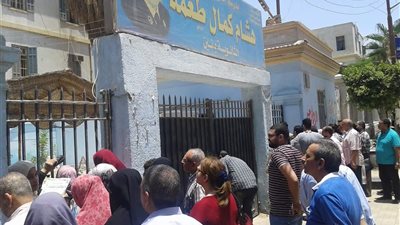 طلاب الثانوية العامة 2018 يؤدون امتحان مادة الفلسفة والمنطق للشعبة الأدبية فى بني سويف 