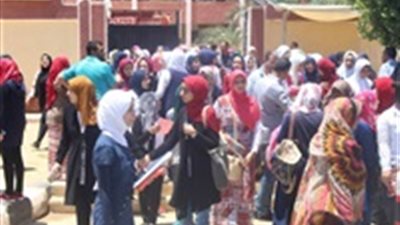 في نهاية امتحانات الثانوية العامة 2018.. طلاب الأدبي يعربون عن سعادتهم بالفلسفة في الوادي الجديد
