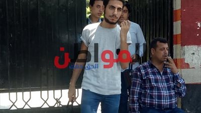صور.. بدأ خروج طلاب الثانوية العامة 2018