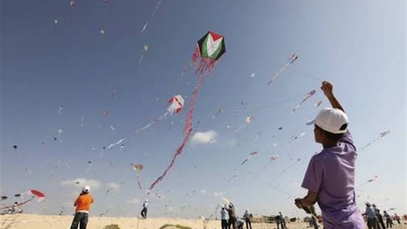 الطائرات الورقية