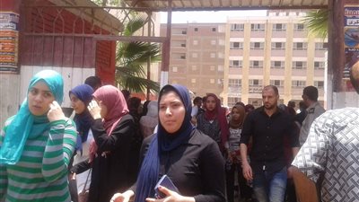 صور| تباين آراء طلاب الغربية بين سهولة وصعوبة آخر امتحانات الثانوية العامة 2018