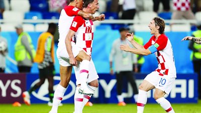 مودريتش يقود التشكيل الأساسي لـ