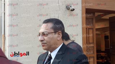صور| وصول الموسيقار إيهاب عبد السلام إلى عزاء الراحل ميشيل المصري