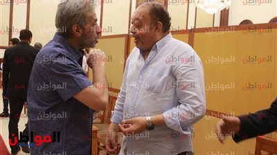 صور| توافد الفنانين علي عزاء الفنان مدحت مرسي