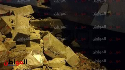 صور| قطار يخرج عن قضبان السكة الحديد دون وقوع إصابات بالإسكندرية