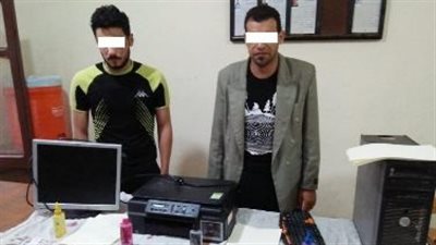 ضبط شخصين لقيامهما بتزييف العملات الوطنية بقصد ترويجها بين المواطنين