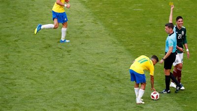 بالأرقام.. الكفة تميل نحو البرازيل أمام المكسيك في الشوط الأول 
