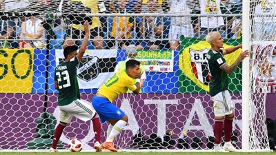 فيديو.. البرازيل تهزم المكسيك بثنائية وتتأهل الي دور الـ8 
