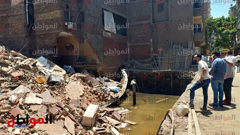 انهيار العقار الملاصق