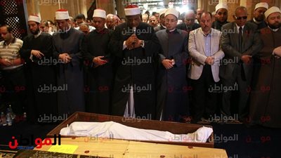 صور.. بدء صلاة الجنازة على وكيل الأزهر الأسبق بحضور الدكتور عباس شومان