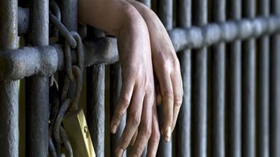 القبض على محامِ زور إيصالات أمانة لابتزاز شخص بـ الإسكندرية