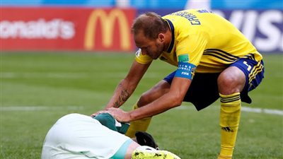 مدافع السويد: مواجهة إنجلترا ستكون لطيفة للعب ضد أصدقائي في مانشستر يونايتد