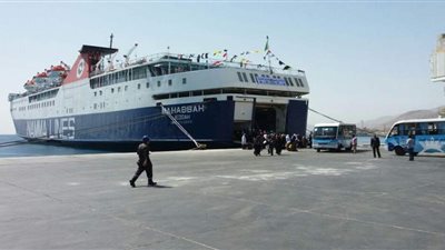 اليوم.. ميناء سفاجا يستقبل 346 راكب و27 شاحنة بضائع