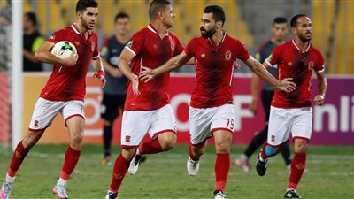 الأهلي يؤدي مرانه المسائي في معسكره الأوروبي