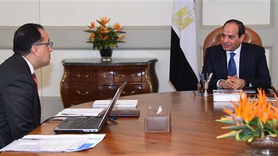 السيسي يناقش مع رئيس الوزراء مشروعات التنموية والخدمية