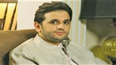 مصطفى خاطر ينشر صورة جديدة مع 