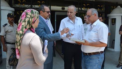 محافظ القليوبية: اعتماد العينات والرسومات لإنشاء ممشى على النيل بـ بنها