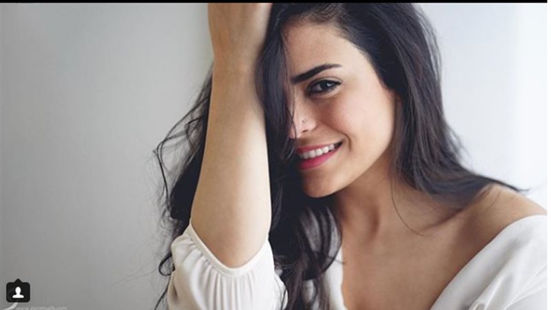 الفنانه اسماء جلال