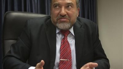 وزير الدفاع الإسرائيلي يستفز 