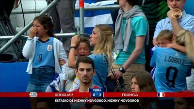 صور.. دموع أبناء لويس سواريز بعد مغادرة كأس العالم 2018