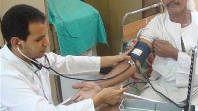 تنظيم قافلة طبية مجانية للكشف والعلاج المجاني على المواطنين بـ
