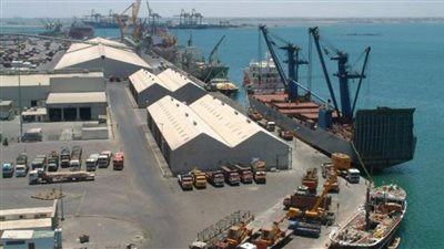 التحالف العربي يصرح لـ 8 سفن مساعدات بدخول الموانئ اليمنية خلال 24 ساعة