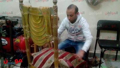 أمير المِنَجِّد .. ثلاثيني يعاني من ركود مهنته: مش جايبة همها 