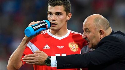 لاعب روسيا: كنا نستحق التأهل لقبل النهائى