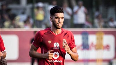 الأهلي يقترب من ضم بديل 