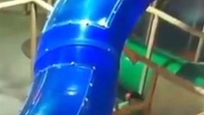 فيديو| عامل يستدرج طفلا وفتاة للتحرش بهما في السعودية ويشعل السوشيال ميديا