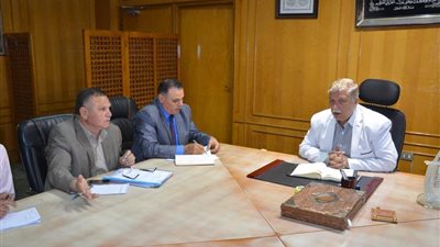 محافظ الإسماعيلية: وضع برنامج زمنى لنهو مشروع مصرف المحسمة