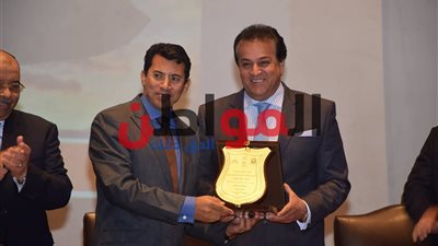 صور.. خالد عبدالغفار يُكرم وزير الشباب والرياضة