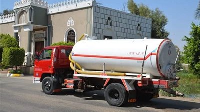 إحالة سائق سيارة صرف صحي فرغ حمولته بـ طريق أسيوط الزراعى إلى النيابة