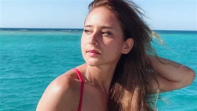 شاهد| نيللي كريم بإطلالة جذابة عبر 
