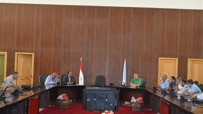سكرتير عام البحر الأحمر يتابع الموقف التنفيذي لتركيب الكاميرات الأمنية