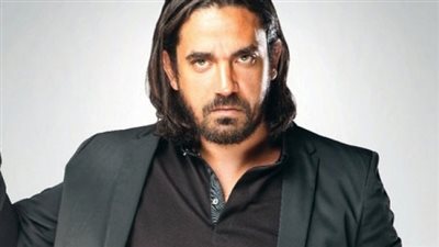 امير كرارة يشارك جمهوره بصورة عبر تويتر