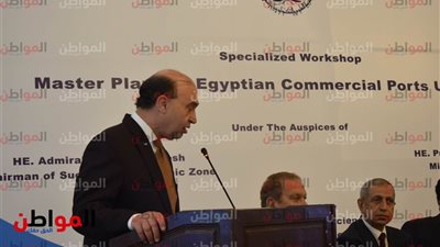 صور.. مهاب مميش: الموانئ المصرية في تقدم مستمر 
