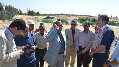محافظ الإسماعيلية يتفقد مشروع إنشاء مجمع صوامع الغلال بـ
