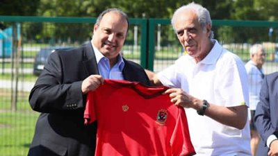 سفير مصر في سلوفينيا: الأهلي فخر لمصر والعرب.. واعشقه منذ الصغار
