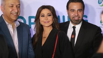 صور.. نجوم الفن يتوافدون علي حفل افتتاح 