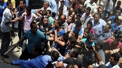 بسبب مشاجرة بين زوجتيهما.. موظف يهشم رأس جاره في حلوان