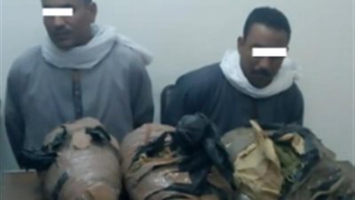 القبض على تشكيل عصابي ينقب عن الآثار في المنازل القديمة 