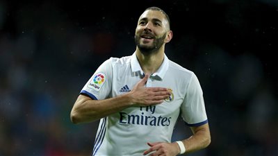 بنزيما يحدد مصيره مع ريال مدريد